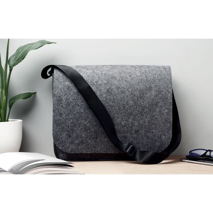 BAGLO Filcowa torba na laptopa RPET