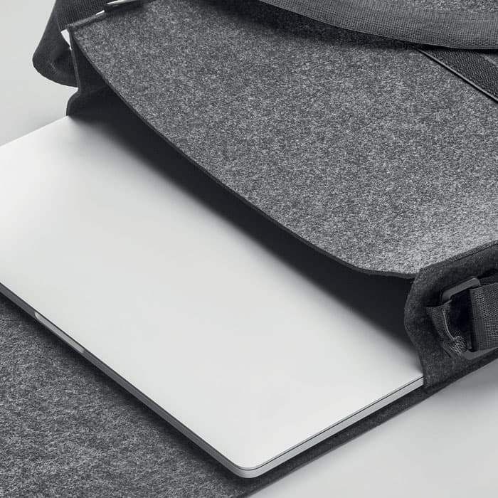 BAGLO Filcowa torba na laptopa RPET