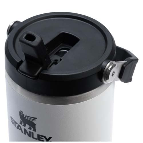 Stanley IceFlow™ 2.0 termoizolowany kubek ze stali nierdzewnej, pojemność 890 ml, z odchylaną słomką