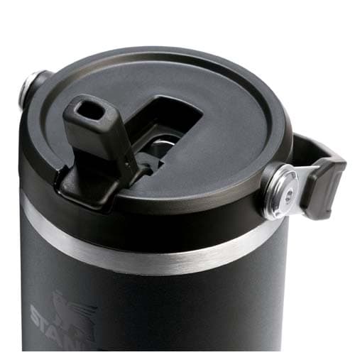Stanley IceFlow™ 2.0 termoizolowany kubek ze stali nierdzewnej, pojemność 890 ml, z odchylaną słomką