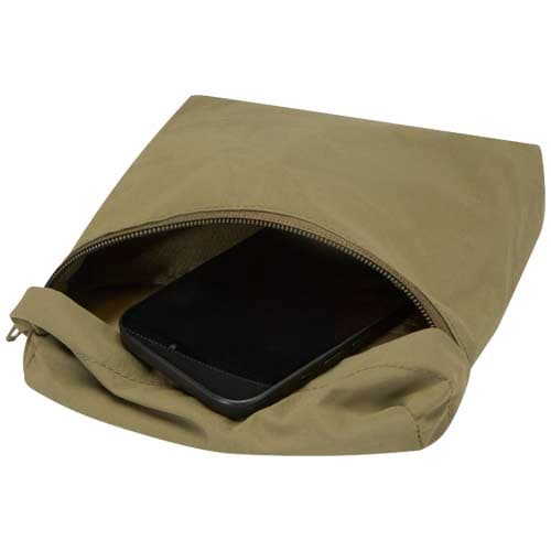 Arca - torba typu crossbody (przewieszana na ukos), wykonana z recyklingowanego poliamidu z cetyfikatem GRS