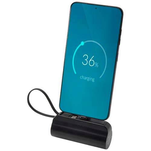 Alnair powerbank o pojemności 5000 mAh i mocy 10 W, wykonany z tworzyw sztucznych pochodzących z recyklingu, z wbudowaną pods