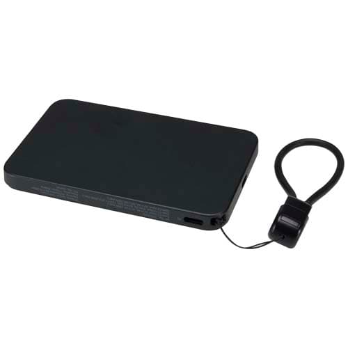 Powerbank SMART o pojemności 5000 mAh, wykonany z tworzywa sztucznego pochodzącego z recyklingu, ze smyczą na szyję