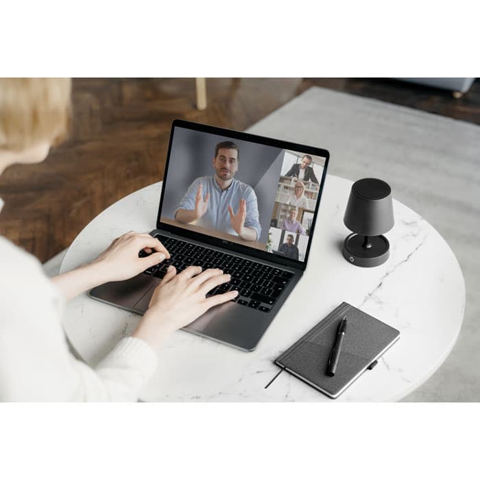 TAPLAMB Lampa stołowa ładowana USB